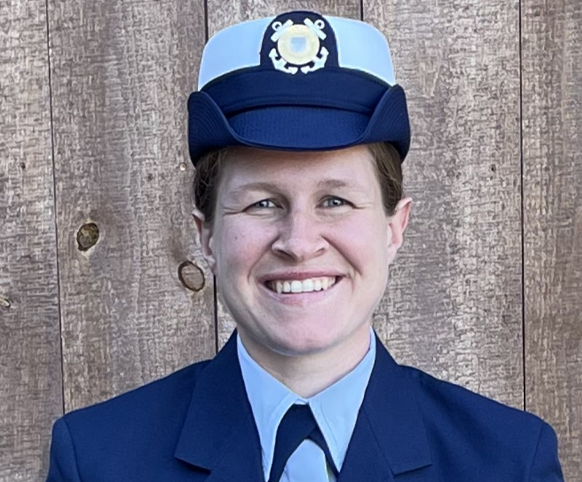 Kelly Tischbein Headshot