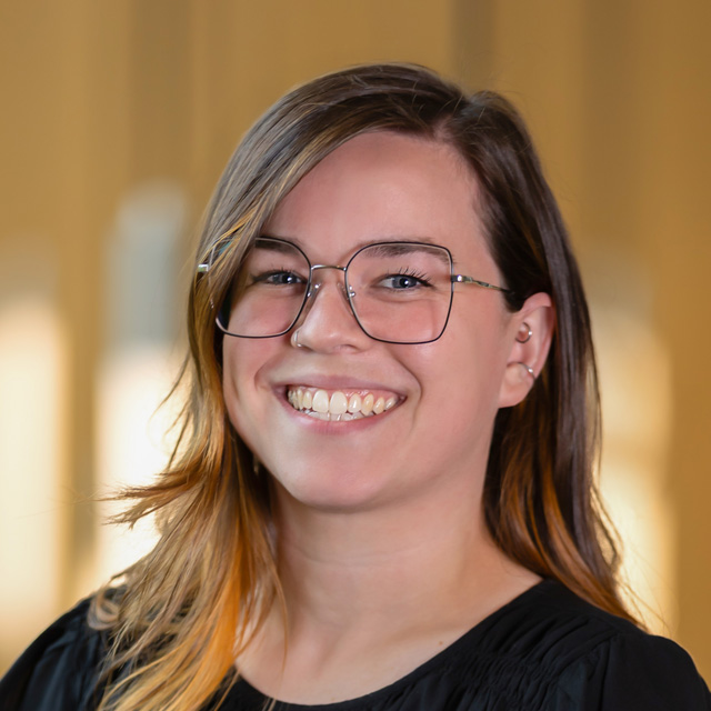 Elena Schnerr headshot