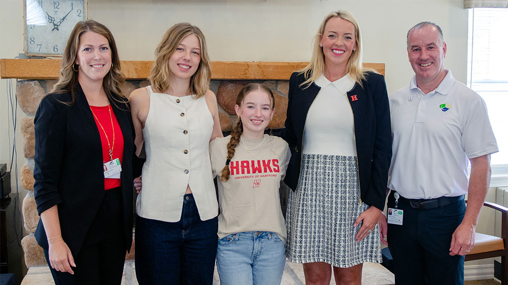 students with UHart staff at Masonicare